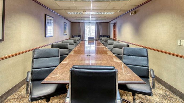 <b>Comfort Suites Milwaukee Airport Meeting</b>. Images powered by <a href="https://iceportal.shijigroup.com/" title="IcePortal" target="_blank">IcePortal</a>.