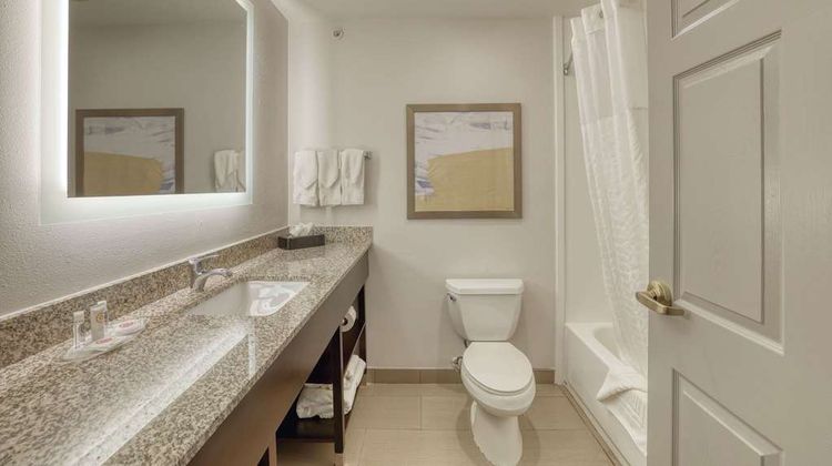 Comfort Suites Milwaukee Airport Room