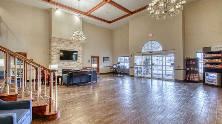 Comfort Suites Milwaukee Airport Lobby