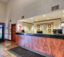 Comfort Suites Milwaukee Airport Lobby