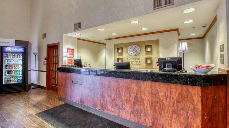 Comfort Suites Milwaukee Airport Lobby