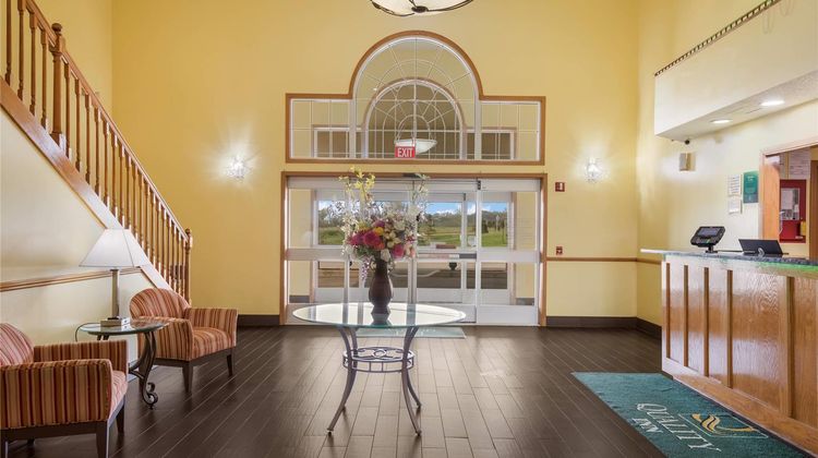 Quality Inn Edgerton Lobby