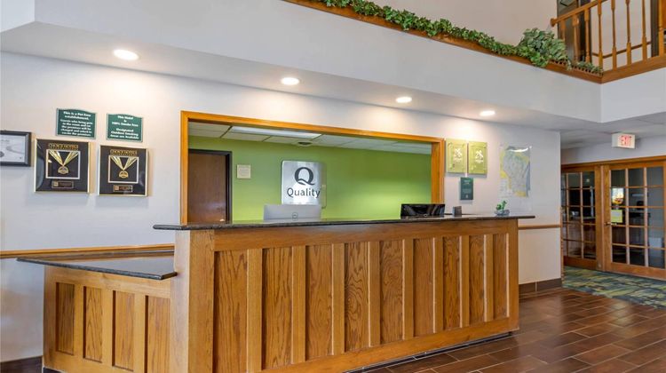 Quality Inn and Suites Lobby