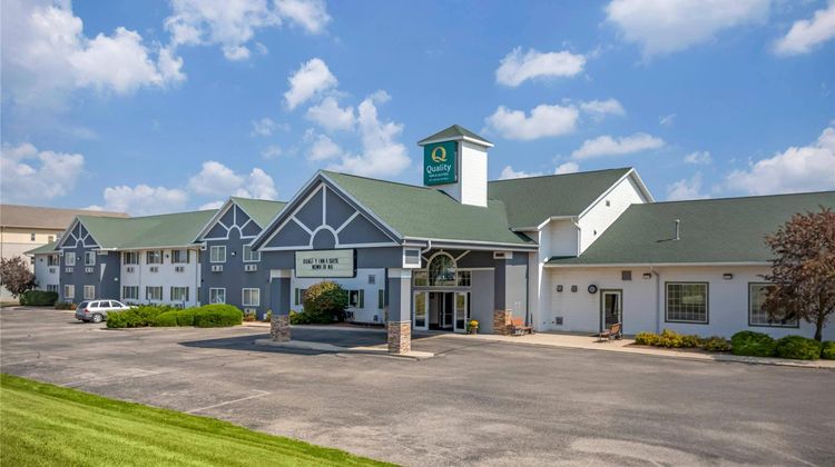 Quality Inn and Suites Exterior