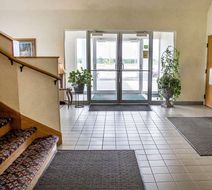 Rodeway Inn Abbotsford Lobby