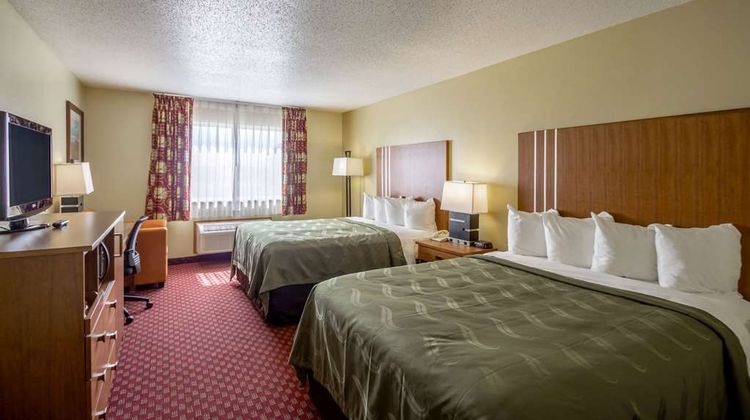 Quality Inn Mineral Point Room