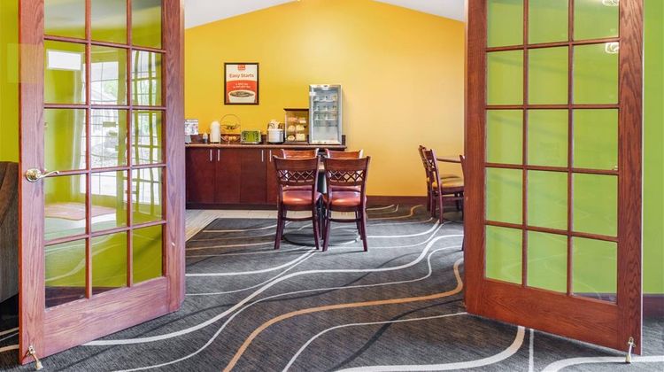 Econo Lodge Inn and Suites Eau Claire South Restaurant