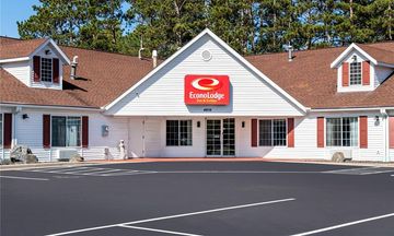 Econo Lodge Inn and Suites Eau Claire South
