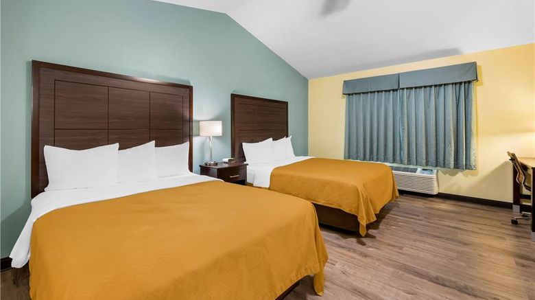 <b>Econo Lodge Inn and Suites Eau Claire South Room</b>. Images powered by <a href="https://iceportal.shijigroup.com/" title="IcePortal" target="_blank">IcePortal</a>.