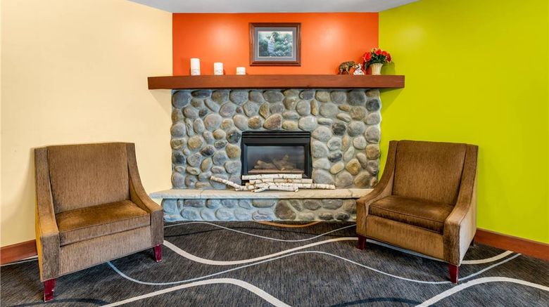 <b>Econo Lodge Inn and Suites Eau Claire South Lobby</b>. Images powered by <a href="https://iceportal.shijigroup.com/" title="IcePortal" target="_blank">IcePortal</a>.