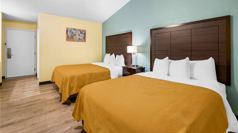 <b>Econo Lodge Inn and Suites Eau Claire South Room</b>. Images powered by <a href="https://iceportal.shijigroup.com/" title="IcePortal" target="_blank">IcePortal</a>.
