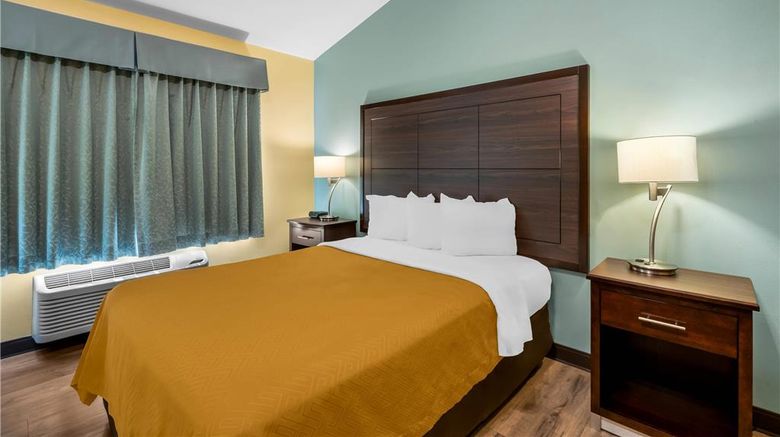 <b>Econo Lodge Inn and Suites Eau Claire South Room</b>. Images powered by <a href="https://iceportal.shijigroup.com/" title="IcePortal" target="_blank">IcePortal</a>.
