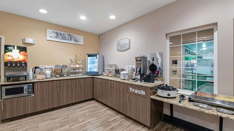 <b>Sleep Inn & Suites-Green Bay Airport Restaurant</b>. Images powered by <a href="https://iceportal.shijigroup.com/" title="IcePortal" target="_blank">IcePortal</a>.