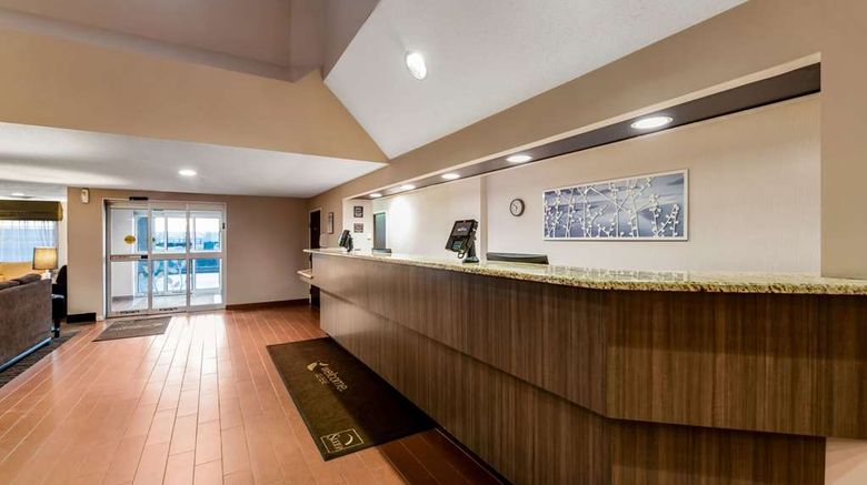 <b>Sleep Inn & Suites-Green Bay Airport Lobby</b>. Images powered by <a href="https://iceportal.shijigroup.com/" title="IcePortal" target="_blank">IcePortal</a>.