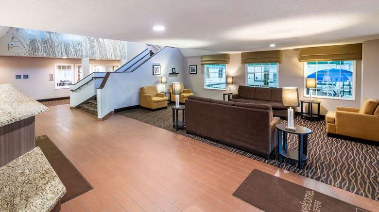 <b>Sleep Inn & Suites-Green Bay Airport Lobby</b>. Images powered by <a href="https://iceportal.shijigroup.com/" title="IcePortal" target="_blank">IcePortal</a>.