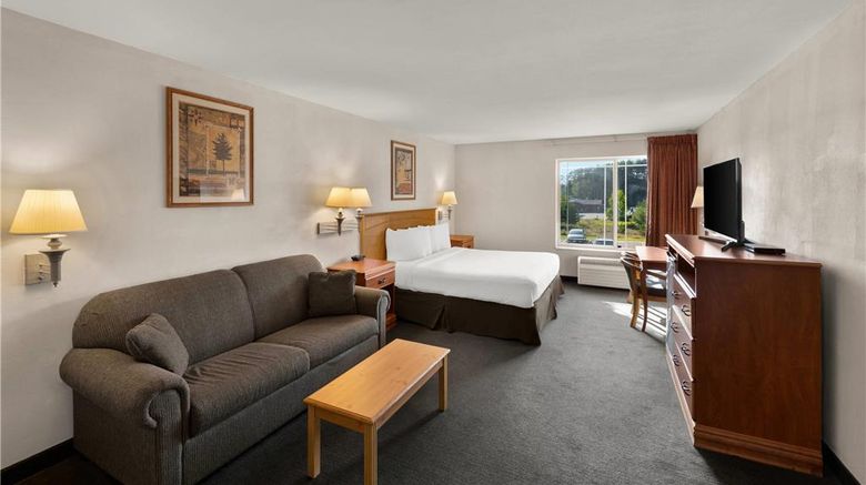 <b>Rodeway Inn & Suites Tomahawk Room</b>. Images powered by <a href="https://iceportal.shijigroup.com/" title="IcePortal" target="_blank">IcePortal</a>.