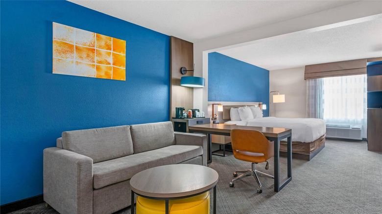 <b>Comfort Inn and Suites Sheboygan I-43 Suite</b>. Images powered by <a href="https://iceportal.shijigroup.com/" title="IcePortal" target="_blank">IcePortal</a>.