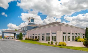 Comfort Inn and Suites Sheboygan I-43