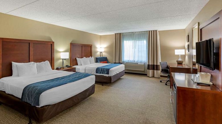 <b>Comfort Inn and Suites Jackson Room</b>. Images powered by <a href="https://iceportal.shijigroup.com/" title="IcePortal" target="_blank">IcePortal</a>.