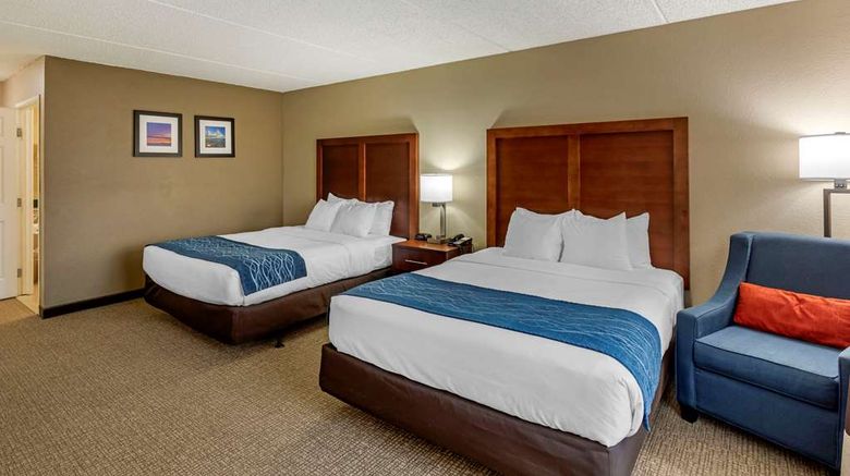 <b>Comfort Inn and Suites Jackson Room</b>. Images powered by <a href="https://iceportal.shijigroup.com/" title="IcePortal" target="_blank">IcePortal</a>.