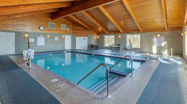 <b>Comfort Inn and Suites Jackson Pool</b>. Images powered by <a href="https://iceportal.shijigroup.com/" title="IcePortal" target="_blank">IcePortal</a>.