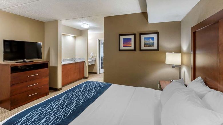 <b>Comfort Inn and Suites Jackson Suite</b>. Images powered by <a href="https://iceportal.shijigroup.com/" title="IcePortal" target="_blank">IcePortal</a>.
