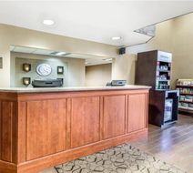 Comfort Suites at Par 4 Resort Lobby