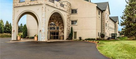 Comfort Suites at Par 4 Resort Exterior