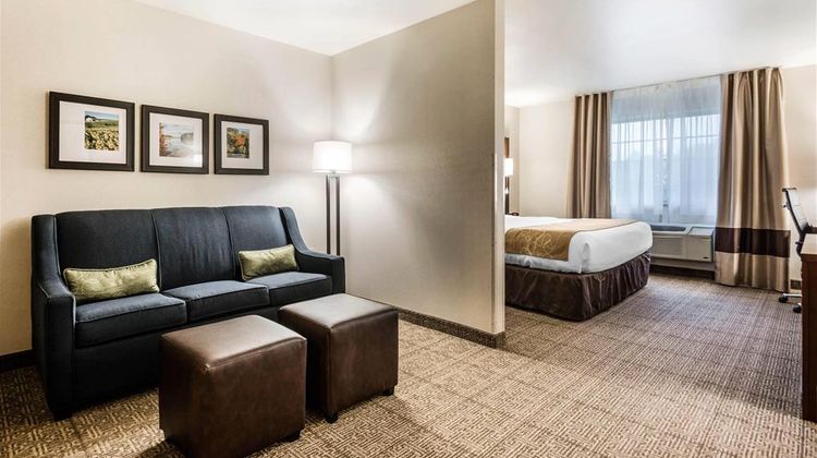 Comfort Suites at Par 4 Resort Suite
