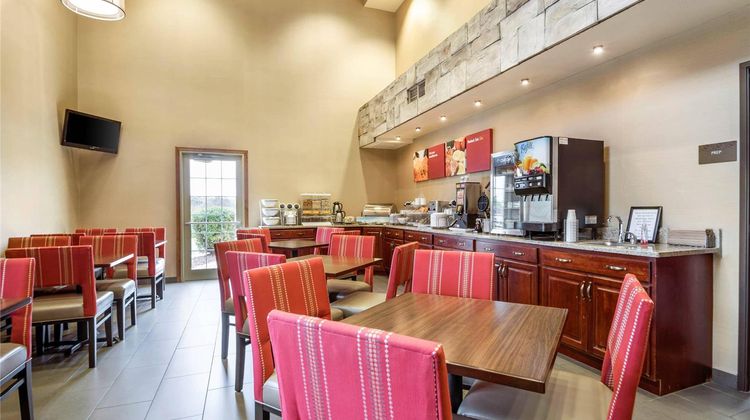 Comfort Suites at Par 4 Resort Restaurant