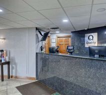 Quality Inn & Suites Green Bay Lobby
