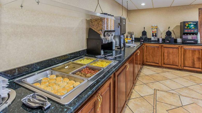 <b>Quality Inn & Suites Green Bay Restaurant</b>. Images powered by <a href="https://iceportal.shijigroup.com/" title="IcePortal" target="_blank">IcePortal</a>.