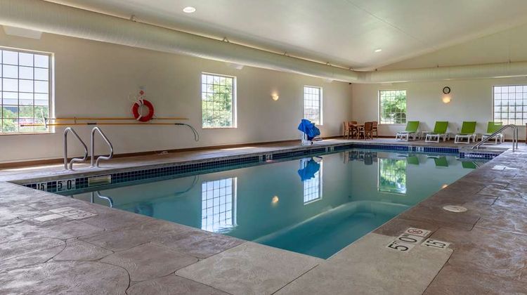 Comfort Suites Delavan-Lake Geneva Area Pool