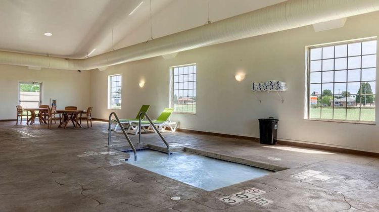 Comfort Suites Delavan-Lake Geneva Area Pool