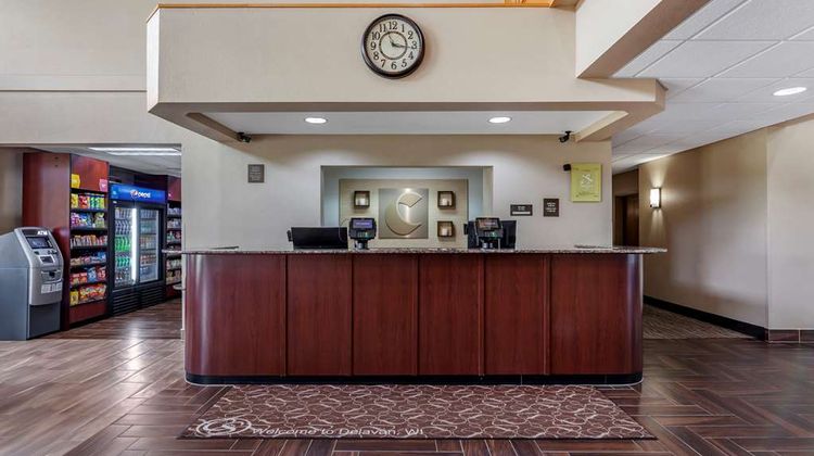 Comfort Suites Delavan-Lake Geneva Area Lobby