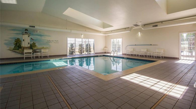 <b>Comfort Inn Pool</b>. Images powered by <a href="https://iceportal.shijigroup.com/" title="IcePortal" target="_blank">IcePortal</a>.