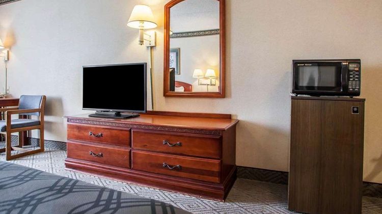 Rodeway Inn & Suites Milwaukee Airport Room