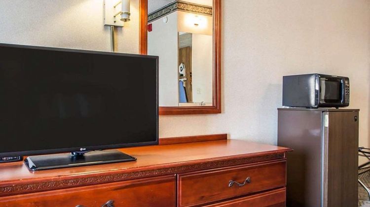 Rodeway Inn & Suites Milwaukee Airport Room