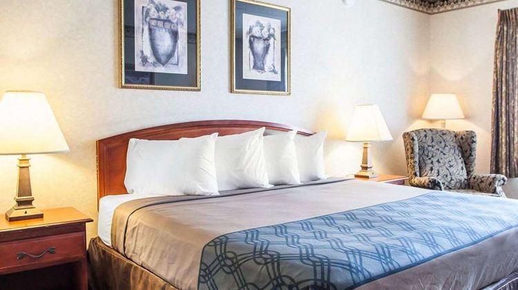 Rodeway Inn & Suites Milwaukee Airport Room
