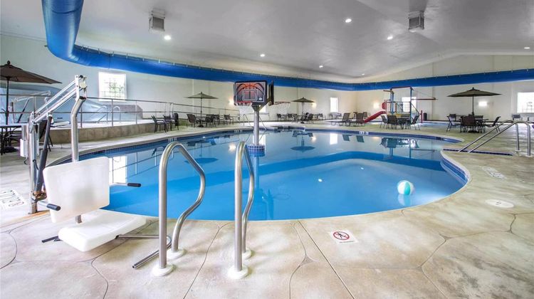 Comfort Suites Johnson Creek Pool