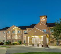 Comfort Suites Johnson Creek Exterior