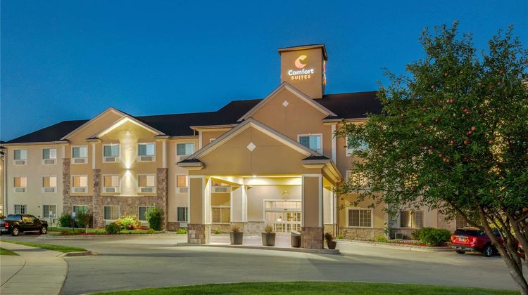 Comfort Suites Johnson Creek Exterior