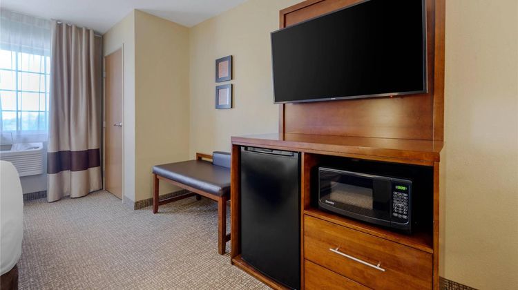 Comfort Suites Johnson Creek Suite