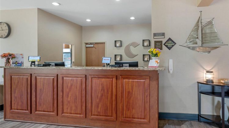 Comfort Suites Lobby