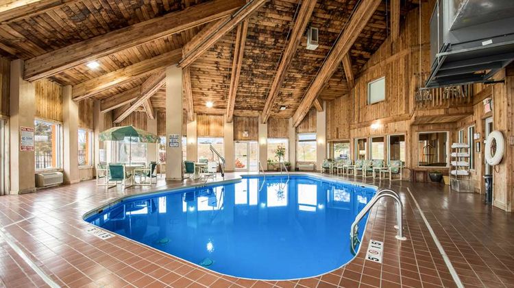 Quality Inn and Suites Menomonie Pool