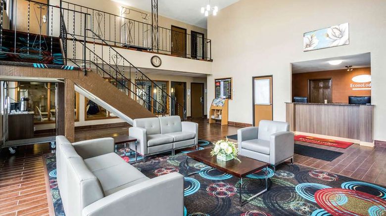 <b>Econo Lodge La Crosse North Lobby</b>. Images powered by <a href="https://iceportal.shijigroup.com/" title="IcePortal" target="_blank">IcePortal</a>.