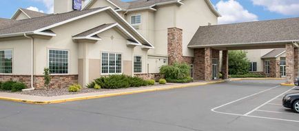 Sleep Inn & Suites Conference Center Exterior