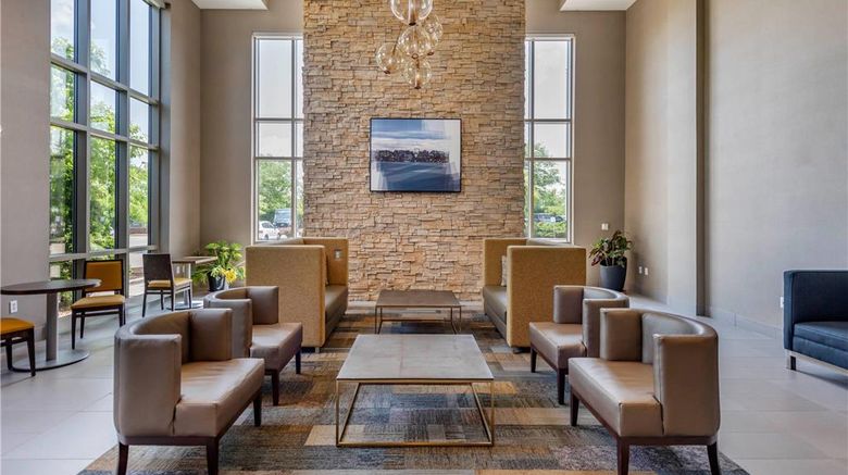 <b>Cambria Hotel Madison East Lobby</b>. Images powered by <a href="https://iceportal.shijigroup.com/" title="IcePortal" target="_blank">IcePortal</a>.