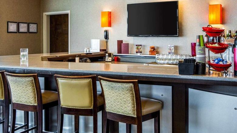 <b>Cambria hotel & suites Appleton Restaurant</b>. Images powered by <a href="https://iceportal.shijigroup.com/" title="IcePortal" target="_blank">IcePortal</a>.