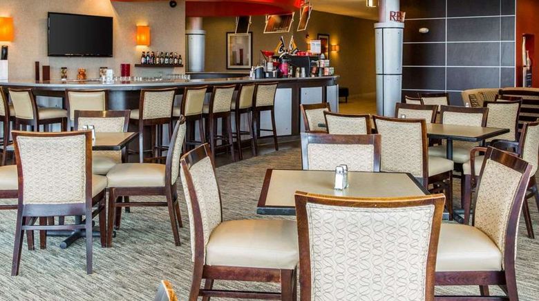 <b>Cambria hotel & suites Appleton Restaurant</b>. Images powered by <a href="https://iceportal.shijigroup.com/" title="IcePortal" target="_blank">IcePortal</a>.